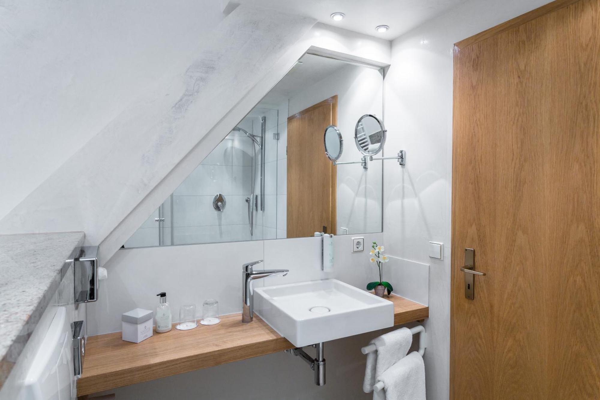 Romantik Hotel Rindenmuehle วิลลิงเงน-ชเวนนิงเงน ภายนอก รูปภาพ