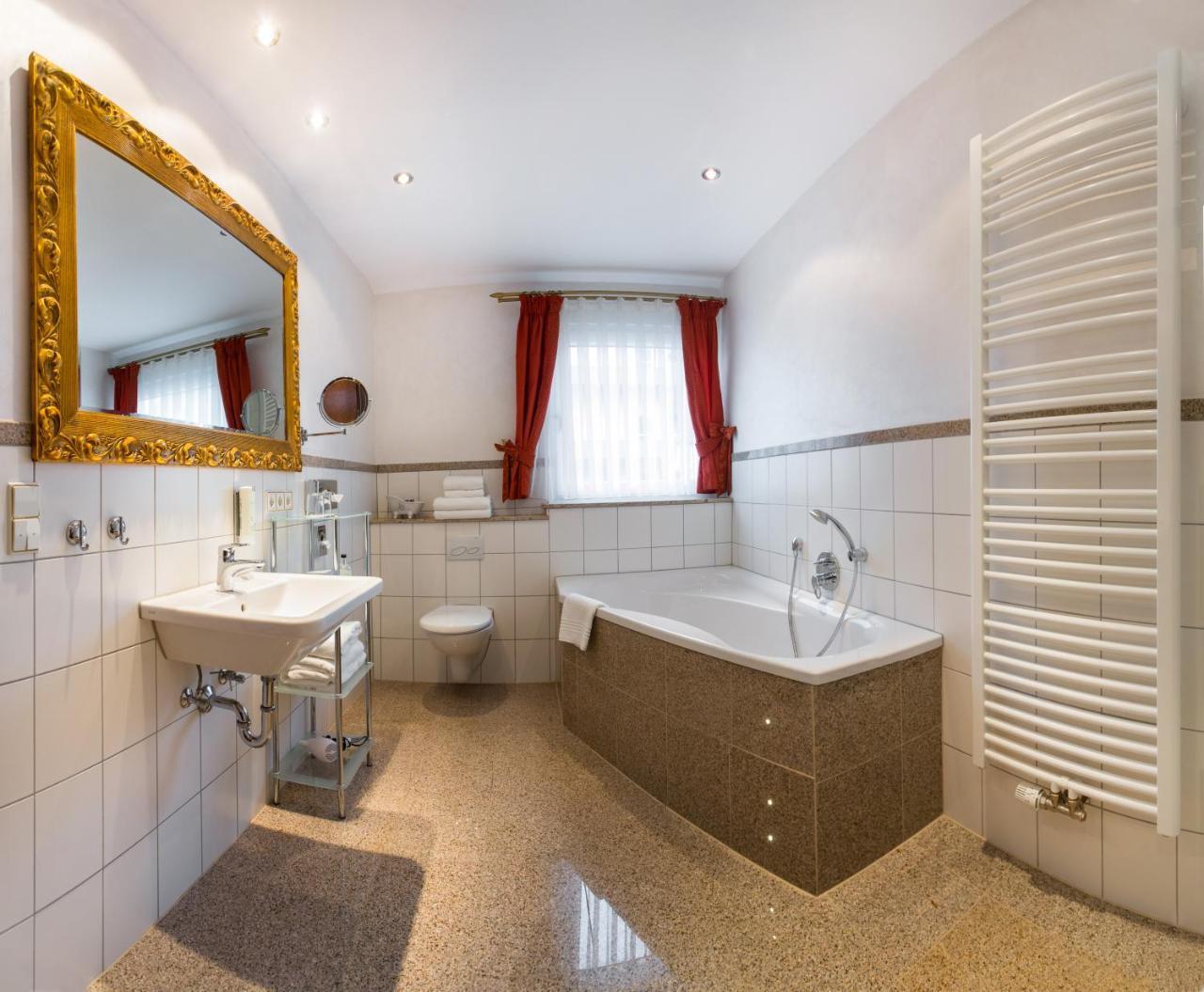 Romantik Hotel Rindenmuehle วิลลิงเงน-ชเวนนิงเงน ภายนอก รูปภาพ